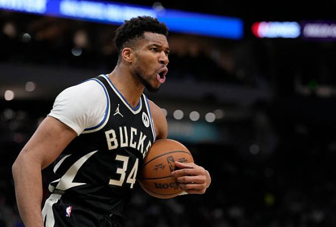 Αντετοκούνμπο: «Είμαι υγιής, όταν κάποιος μου λέει να μην παίξω, είναι προσβολή για μένα»