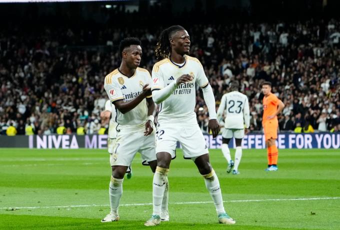 Καμαβινγκά για Βινίσιους: «Είναι συναισθηματικός, για αυτό φωνάζει συνεχώς στο γήπεδο»