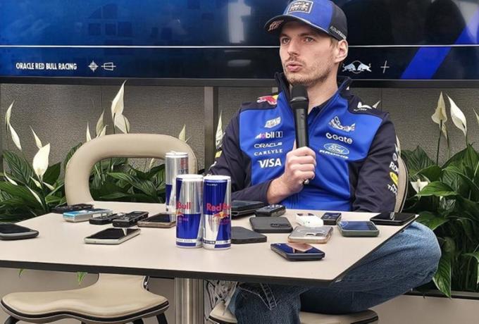 Έξαλλος ο Φερστάπεν: Απαίτησε την αποχώρηση δημοσιογράφου για να συνεχιστεί η συνέντευξη Τύπου