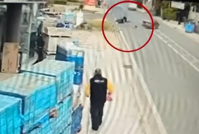 Αρτέμιδα: Οδηγός χτυπάει 18χρονο μοτοσικλετιστή και τον παρατά τραυματισμένο