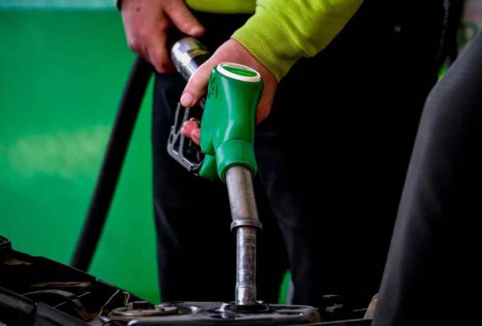 Fuel Pass: Άνοιξε η πλατφόρμα – Πώς θα κάνετε την αίτηση