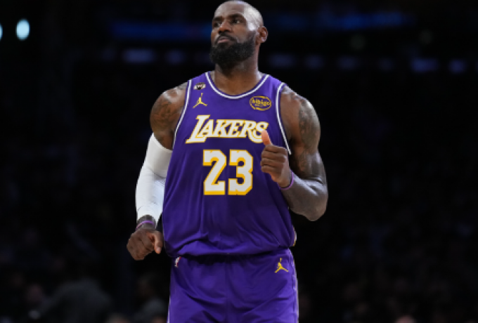 Λεμπρόν Τζέιμς: Ενδιαφέρον από Λέικερς, Ουόριορς, Κλίπερς και Καβαλίερς