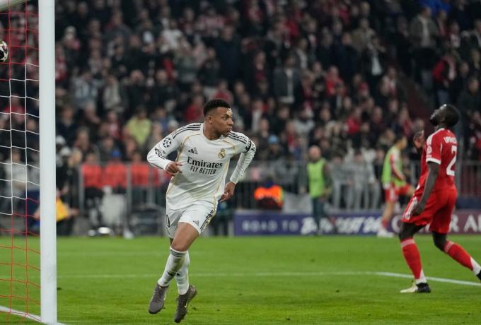 Στήριξη Αρμπελόα σε Mπαπέ