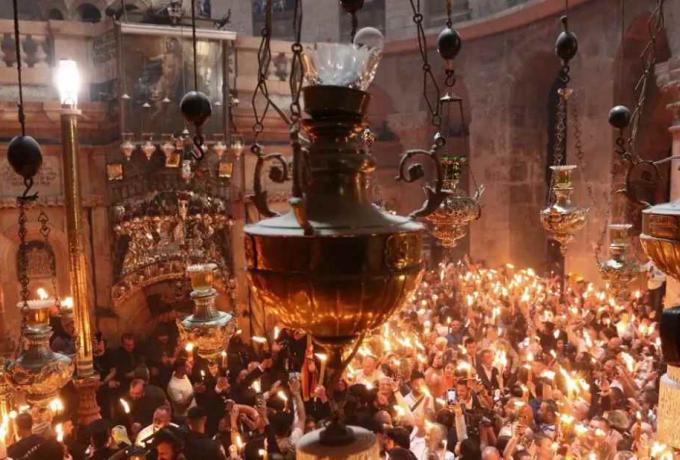 Κανονικά η Τελετή του Αγίου Φωτός λέει το Ισραηλινό ΥΠΕΞ – Σταμάτησαν οι πυραυλικές επιθέσεις στην Ιερουσαλήμ