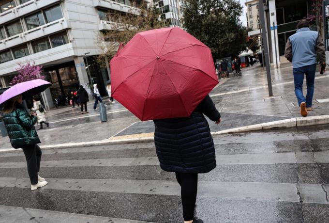 Καιρός σήμερα: Βροχές, καταιγίδες και πτώση της θερμοκρασίας
