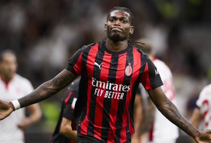 Η Μάντσεστερ Γιουνάιτεντ θέλει να ρίξει «βόμβα» με τον Ράφαελ Λεάο