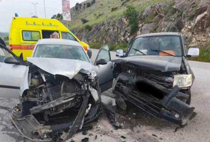 Πέντε τραυματίες σε τροχαίο στην εθνική οδό Λάρισας – Κοζάνης