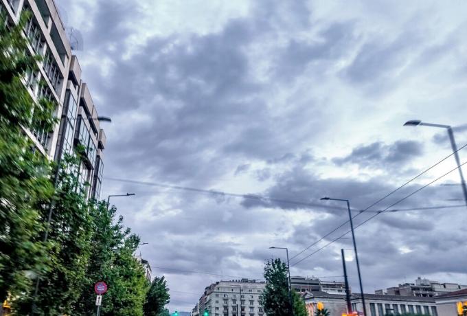Καιρός σήμερα: Βροχές και καταιγίδες κυρίως το απόγευμα Καιρός σήμερα: Βροχές και καταιγίδες κυρίως το απόγευμα