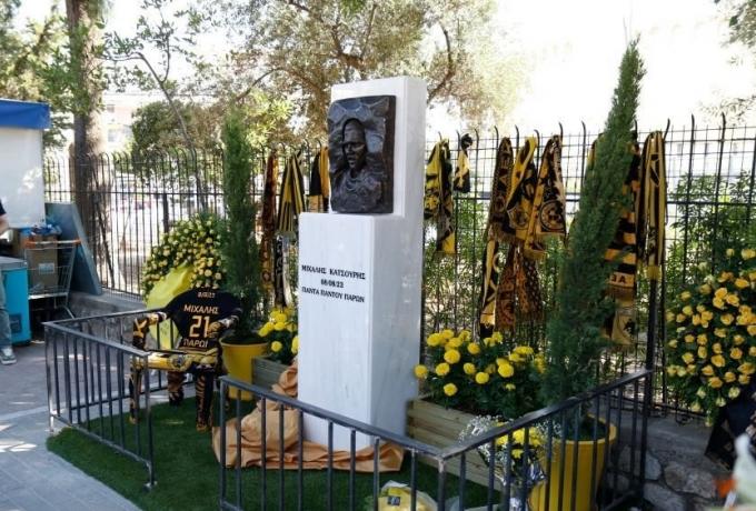 Στον Μιχάλη η κούπα του πρωταθλήματος (ΦΩΤΟ)