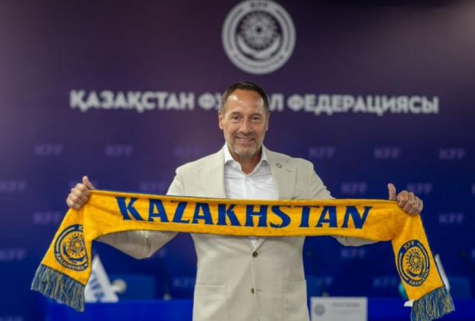 Ανέλαβε την εθνική Καζακστάν ο Τζον Φαν’τ Σχιπ