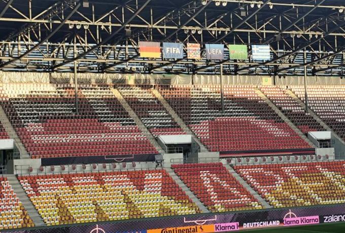 Γαλανόλευκη κατάληψη απόψε στο «WWK Arena» – Πάνω από 6.000 οι Έλληνες