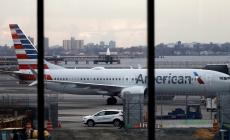 Χάος σε πτήση της American Airlines με γυναίκα που γδύθηκε και έκανε άσεμνες χειρονομίες σε επιβάτες και πλήρωμα
