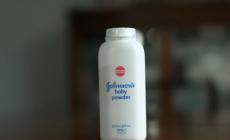 Αδιανόητα ποσά: Η Johnson & Johnson προσφέρει έως $5,5 δισ. για να κλείσει τις αγωγές για το ταλκ και τον καρκίνο των ωοθηκών