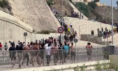 «Προώθησέ το»: Αυτό ήταν το μήνυμα που έστειλε χιλιάδες μετανάστες στη Θέουτα
