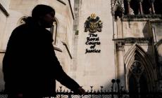 Βρετανία: Ιδιοκτήτης γραφείου τελετών δικάζεται επειδή δεν έθαβε τους θανόντες