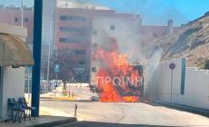 Καβάλα: Φωτιά σε λεωφορείο μέσα στο πάρκινγκ του Γενικού Νοσοκομείου