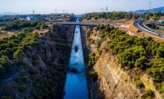 Βίντεο δείχνει σούπερ γιοτ να προσκρούει στα τοιχώματα του Ισθμού της Κορίνθου