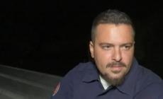 Φωτιά στα Βίλια: Εθελοντής πυροσβέστης έσωζε σπίτια την ώρα που καιγόταν το δικό του (vid)