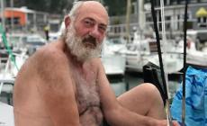 Θρίλερ στην Πύλο: «Δεν γυρίζω αν δεν βρεθεί» λέει η σύζυγος του 66χρονου Ισπανού που έπεσε από ιστιοφόρο