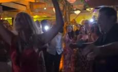 Άννα Βίσση και Λε-Πα εμφανίστηκαν σε πανηγύρι στους Αρκιούς και το έριξαν στον χορό (vid)