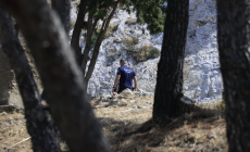Λυκαβηττός: Σε 57χρονη γυναίκα από την Κυψέλη ανήκει το πτώμα – Από πτώση ο θάνατος σύμφωνα με την ιατροδικαστική
