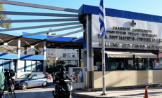 Ασθενής ξυλοκόπησε νοσηλεύτρια στα Επείγοντα του Ερυθρού Σταυρού, την άρπαξε από τα μαλλιά και τη χτύπησε σε πόρτες - Τι καταγγέλλει η ΠΟΕΔΗΝ