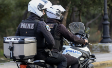 Συνελήφθη 34χρονος που επέδειξε τα γεννητικά του όργανα σε ανήλικες μέσα σε λεωφορείο