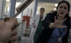 Ασθενείς στο νοσοκομείο Χανίων έβγαλαν φαλτσέτα σε γιατρούς
