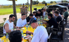 Barbecue για τους ποδοσφαιριστές του Άρη: «Μια καλή παρέα, μια οικογένεια» (pics)