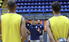 Σήκωσαν... μανίκια στο Περιστέρι - Το μήνυμα του Ξανθόπουλου στους παίκτες