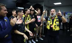 Party πρόκρισης στα αποδυτήρια με Μάριο Ηλιόπουλο! (pics)