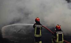 Φωτιά στην Αττική: Σε πολλαπλές εστίες επιχειρούν αδιάκοπα οι πυροσβεστικές δυνάμεις