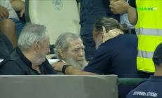 Αγκαλιά Ηλιόπουλου με «Καπετάνιο» στη Λεωφόρο, φωτογραφήθηκε και με παιδάκια (pics)