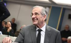 Παίζει με την εμπειρία ο Σαμαράς: Μετατρέπει την αναμονή σε πολιτικό κεφάλαιο