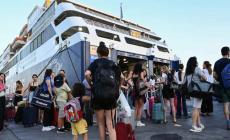 Αφήνουν την πρωτεύουσα οι αδειούχοι: Αυξημένη κίνηση στις εξόδους του λεκανοπεδίου - Γεμάτα πλοία και ΚΤΕΛ