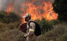 Φωτιές: Συναγερμός για «τρύπες» στην πυρασφάλεια – Τι ερευνά ο εισαγγελέας για τις ανεμογεννήτριες