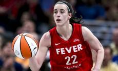 Η «μυθική» Κλαρκ πέτυχε ιστορικό triple-double