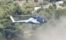 Σπέτσες: Συνελήφθη επιβάτης του ελικοπτέρου που προσγειώθηκε στην παραλία - Πέταξε σακουλάκι με ναρκωτικά