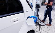 Πώς θα λειτουργήσει το «leasing των φτωχών»: Ηλεκτρικό ΙΧ με 150 ευρώ/μήνα,  δικαιούχοι και εισοδηματικά όρια