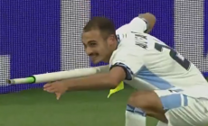Nations League: Ισραηλινός πανηγύρισε το γκολ με... όπλο το σημαιάκι και αποβλήθηκε (vid)