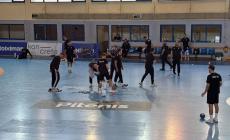 Απίστευτα πράγματα στη Μίκρα: Οι χαντμπολίστες του ΠΑΟΚ καθαρίζουν το τάραφλεξ επειδή η διοίκηση των ΕΑΚΘ... το ξέχασε! (vid)