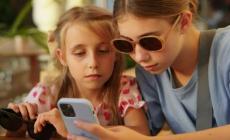 Ευρωπαϊκό «φρένο» στα social media για τους ανήλικους - Όσα ανακοίνωσε η Κομισιόν για τον περιορισμό πρόσβασης