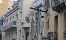 Τρεις τραυματίες από την έκρηξη στη Λυσικράτους - Μεγάλη έρευνα της Πυροσβεστικής για τυχόν εγκλωβισμένους