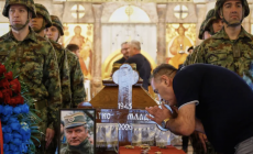 Ο Πάνος Καμμένος στην κηδεία του Ράτκο Μλάντιτς – Τον είχε αποκαλέσει «φίλο» και «Ορθόδοξο Πατριώτη»