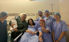 Έγινε ξανά μητέρα στα 54 μετά το θάνατο του γιου της - Το έμβρυο είχε κρυοσυντηρηθεί πριν 22 χρόνια