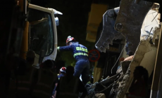 Έκρηξη στην Πλάκα: Ανασύρθηκε νεκρή γυναίκα από τα συντρίμμια - Μεγαλώνει η αγωνία για τους πέντε αγνοούμενους