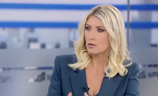 «Έφυγε απ’ τον ΣΚΑΪ και τα χώνει στην κυβέρνηση»: Η απίθανη ατάκα της Σίας Κοσιώνη στην πρεμιέρα της στον ΑΝΤ1
