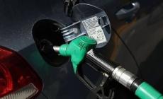 «Χρυσάφι» η βενζίνη στην Ελλάδα: Με έναν μισθό αγοράζεις σχεδόν τα μισά λίτρα από την Ευρώπη