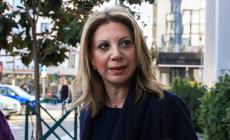 Ελεύθερη πτώση της Καρυστιανού: Το κόμμα- έκπληξη που κερδίζει από αυτήν