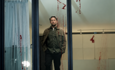 Το ξεκινάς για ένα επεισόδιο και το τελειώνεις: Η σειρά του Netflix που σε κρατάει κολλημένο με το δάκτυλο στο Next Episode